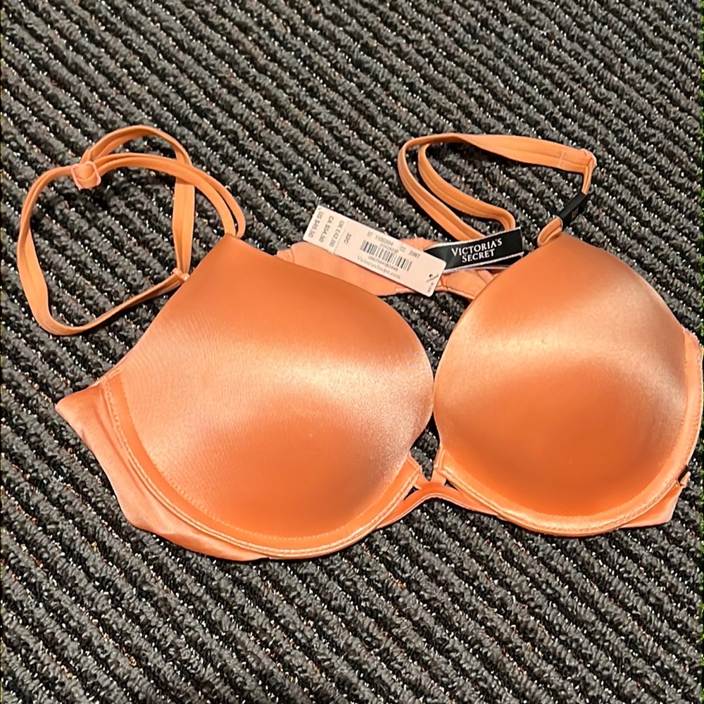 BNWT- Victoria’s Secret Very Sexy Bra - 32C